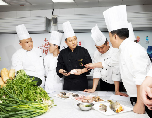 寻味鲁菜华礼飨宴第二季2024万达酒店全国联动鲁菜传承之旅正式启动(图2)