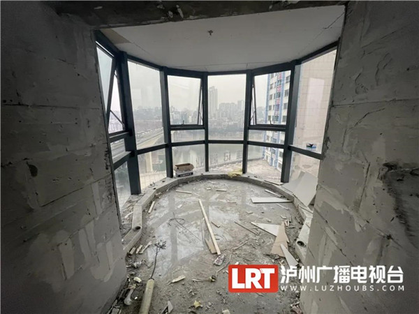 外部装修完成泸州老窖大酒店焕发新光彩(图4)