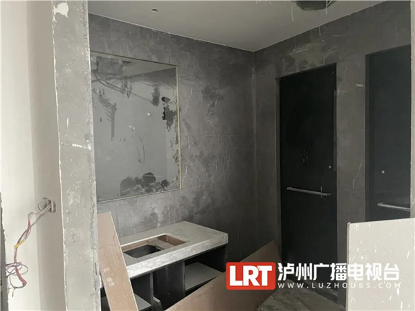 外部装修完成泸州老窖大酒店焕发新光彩(图3)