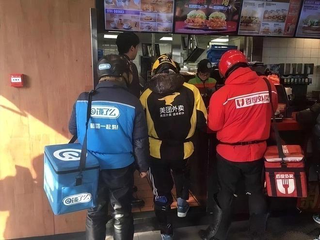 10块钱一份的拼好饭把外卖商家们最后的一点棱角全都磨尽了(图8)