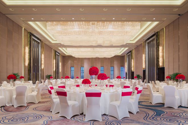 陕西宴会中心装修设计施工宴会厅装修设计西安酒店(图1)