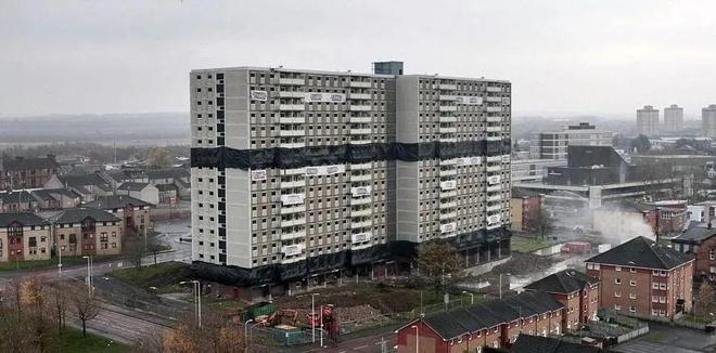 酒店的玻璃反光足以烧焦头发？人类历史上的5大建筑错误(图6)