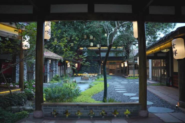 成都麓客设计：川渝集火锅探索西蜀园的宜居美学与川渝火锅文化(图2)