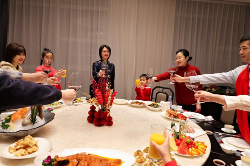 佳木斯万达锦华酒店2025暄和家宴年夜饭盛大启幕传承文化共度团圆时光(图1)