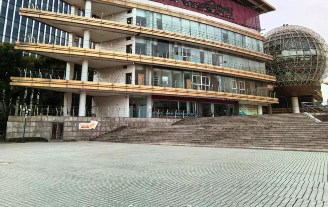 中国最“壕”大酒店被平替捅了一刀(图3)