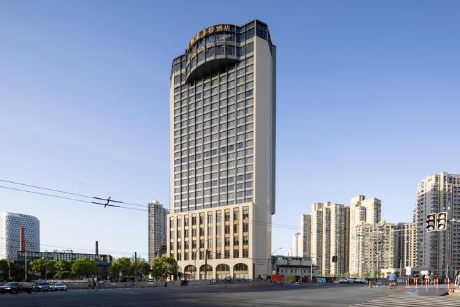亚厦建筑旧改作品——上海金辉索菲特酒店邂逅法式浪漫(图1)
