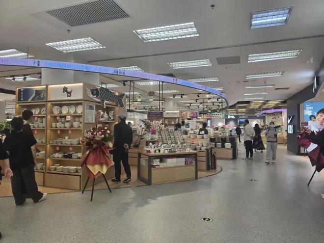 北京最后一家爆改后新开业！日式服务保留入驻近30个首店…(图3)