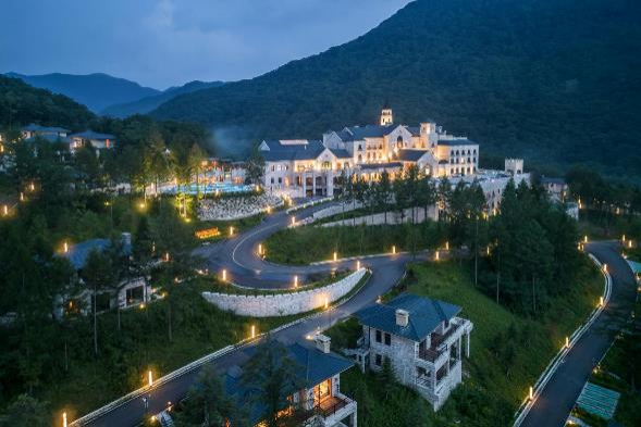 本溪观山湖熙康云舍入选“2025中国最具设计感酒店50强”(图1)