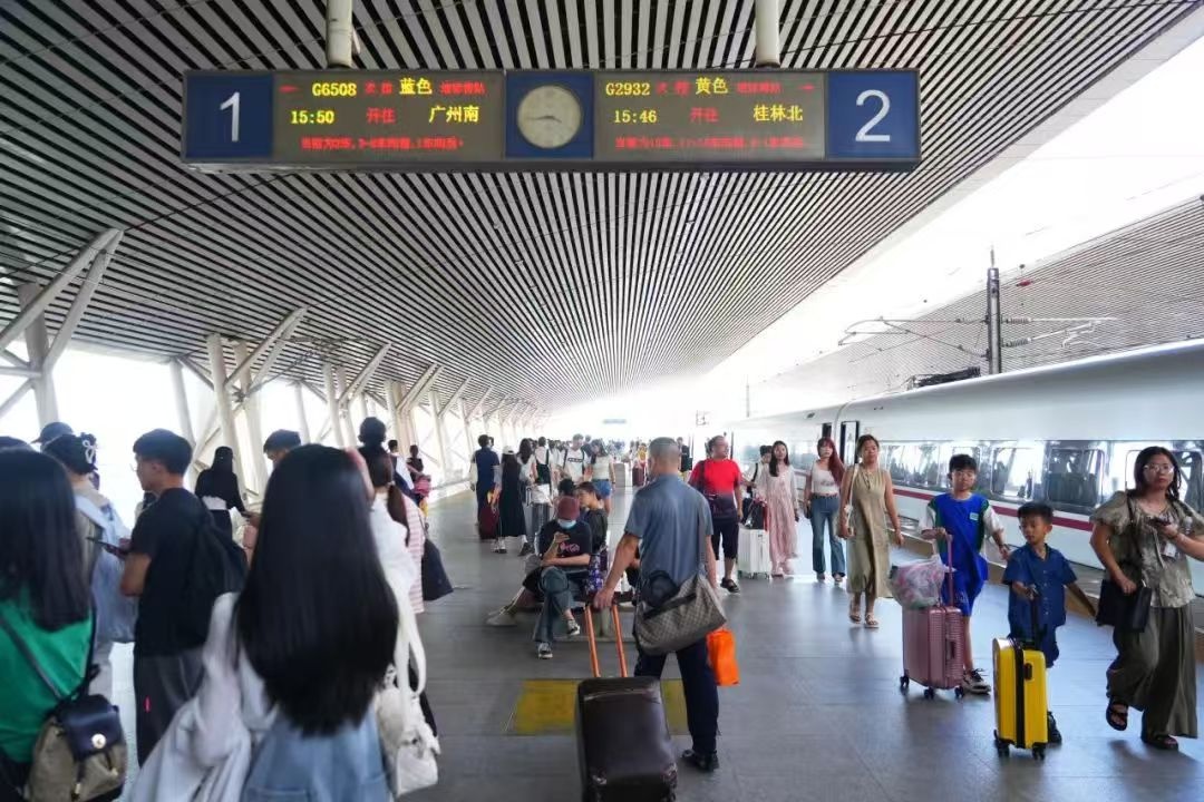 全国高考学子乘高铁到虎门可享八折票价优惠(图1)