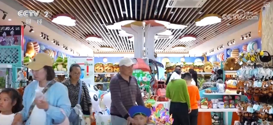 “动物园+”延长产业链撬动消费新活力花式揽客、限定美景“破圈”圈粉(图8)