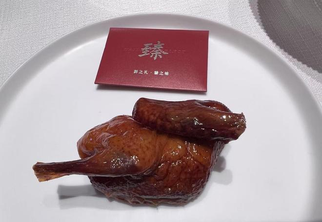海底捞逆势推人均500的高端餐厅(图4)