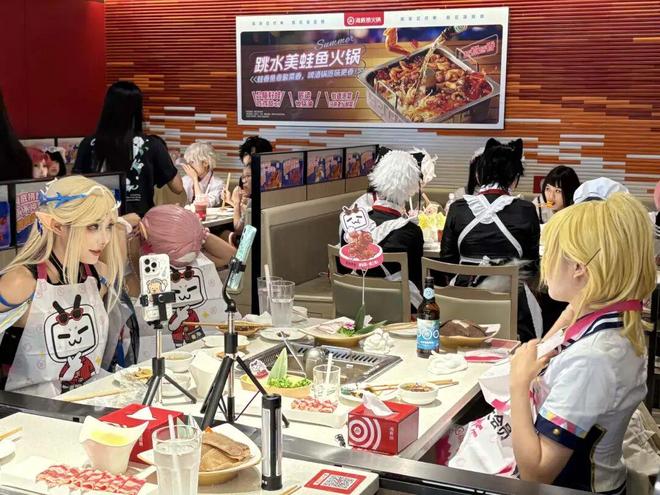 餐厅的夜生意越来越野了(图7)