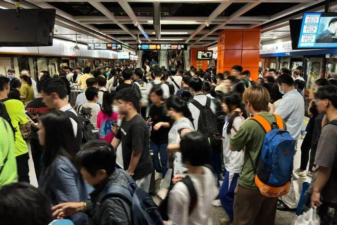 盯上310亿客流头部品牌“扎堆”开进地铁(图9)