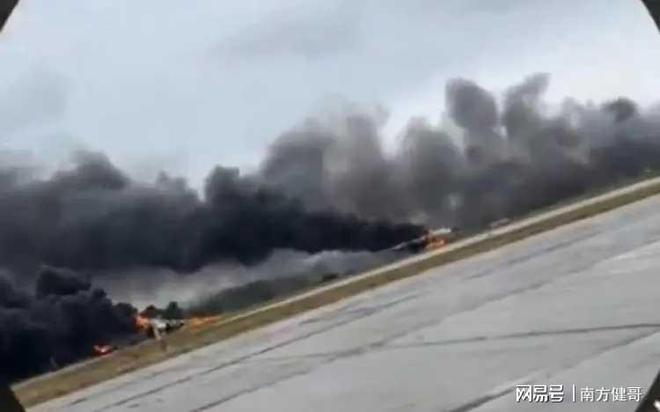 突发事件！俄罗斯遭俄乌战争以来最大损失40架战略轰炸机损毁(图2)