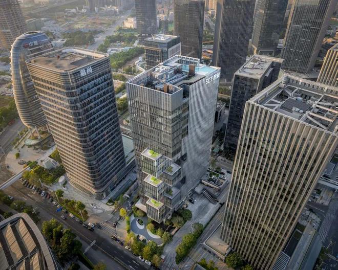 臻藏现楼｜SCT湾流售楼处发布：铸就宝中天际传奇臻邸！(图7)