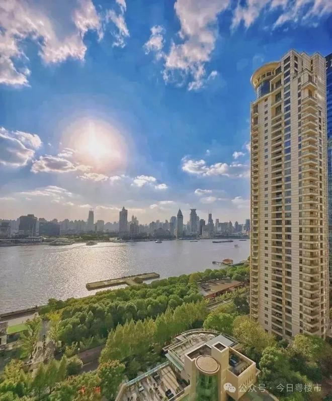 ⏳岁末臻礼收官盛典中山展盈天钻首页：中山超级大平层(图2)